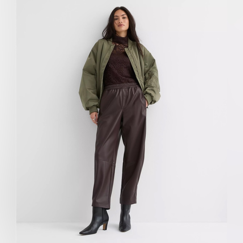 NWT Viral Pull On Barrel Pants in Vegan Leather Espresso